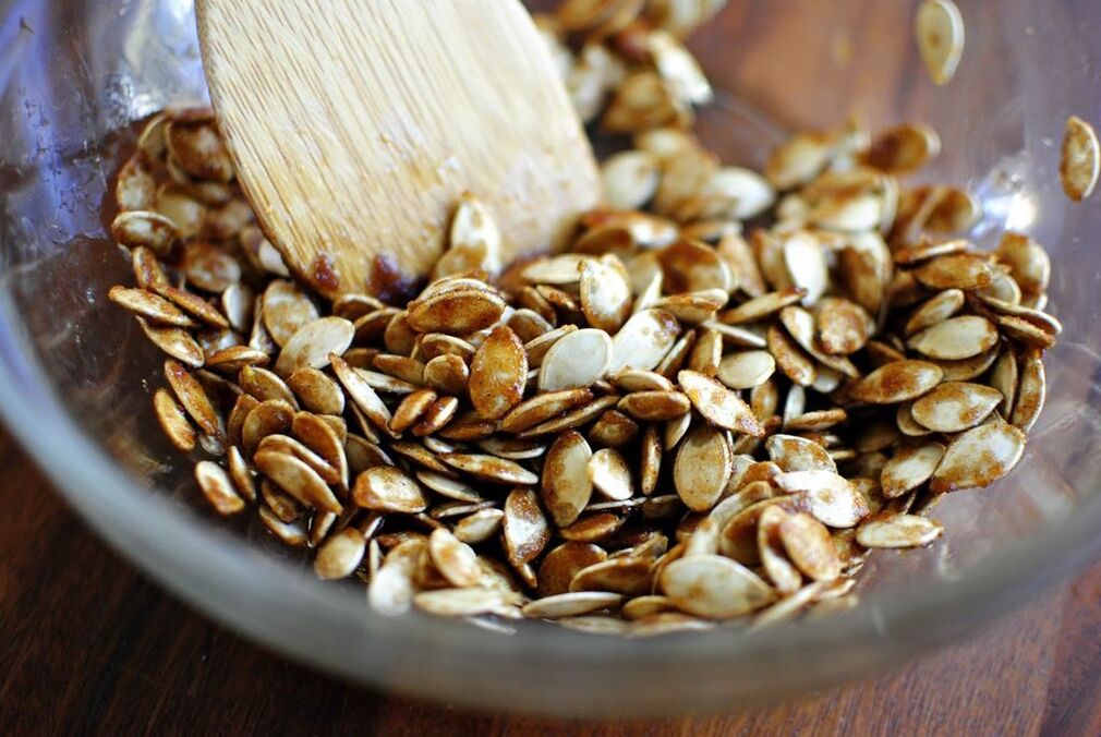 You can eat pumpkin seeds daily to prevent male diseases